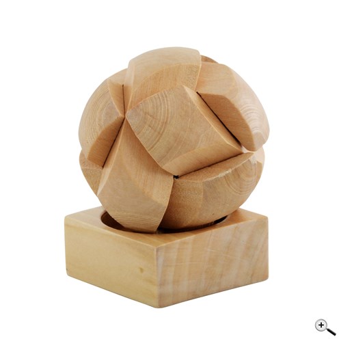 Puzzle ve tvaru míče ze dřeva